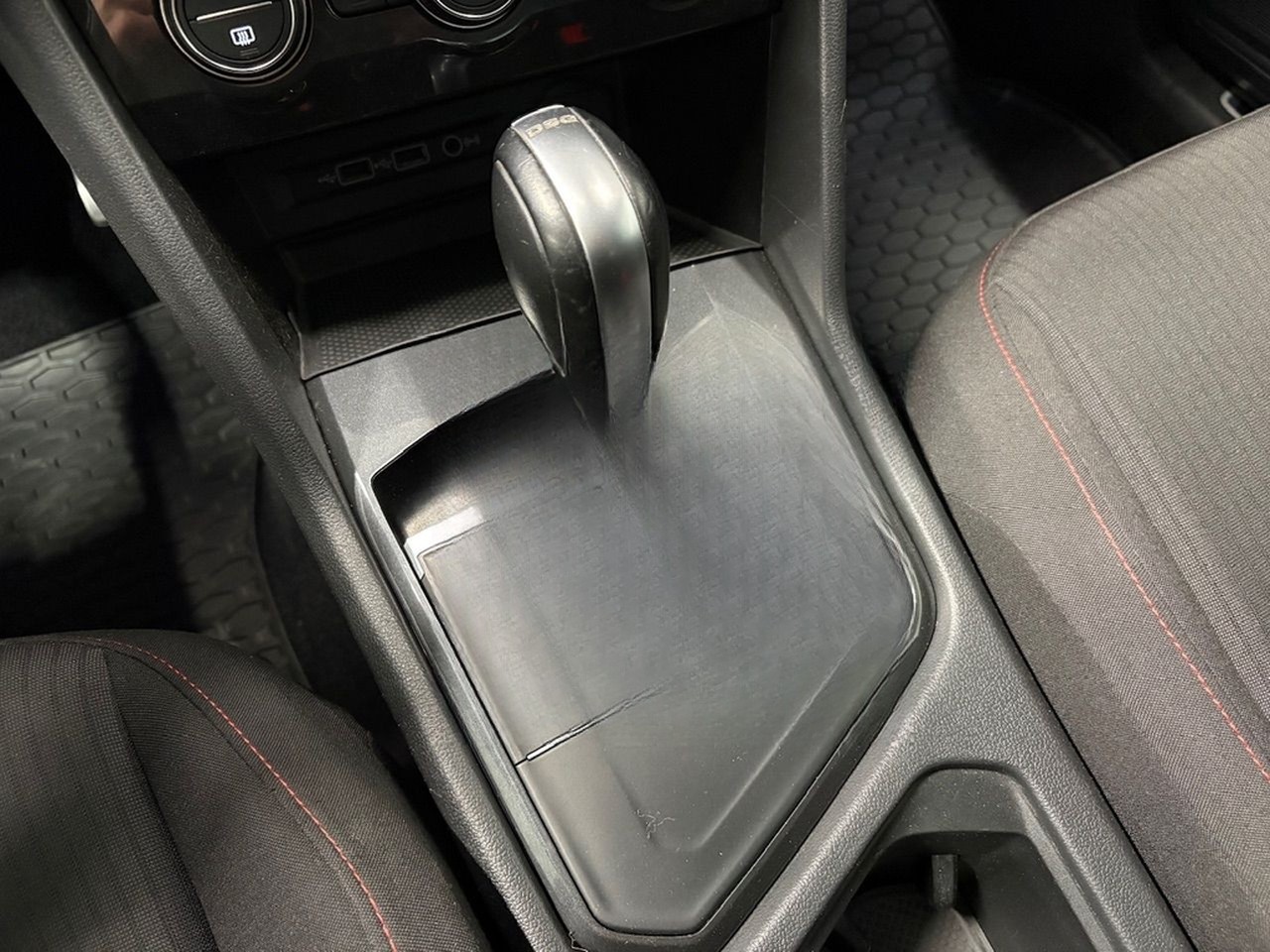 Volkswagen Tiguan Sound 1.4 TSI DSG R-LINE LED NAVI foto 23