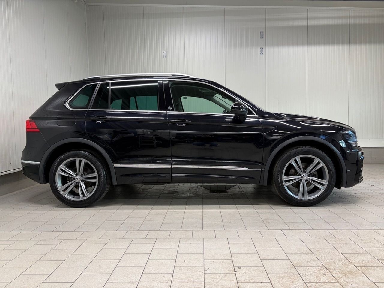 Volkswagen Tiguan Sound 1.4 TSI DSG R-LINE LED NAVI foto 8