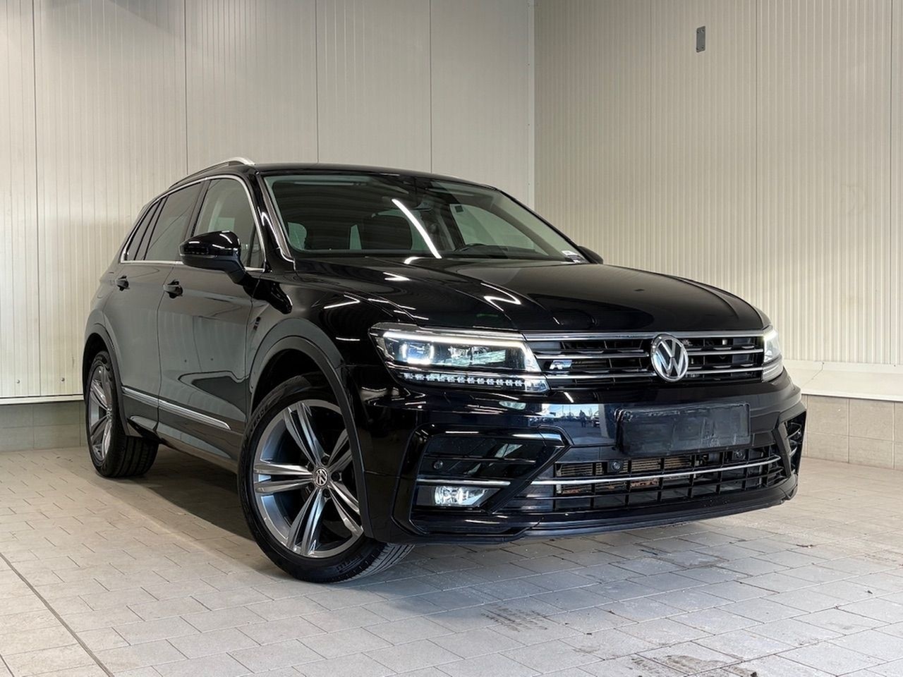 Volkswagen Tiguan Sound 1.4 TSI DSG R-LINE LED NAVI foto 9