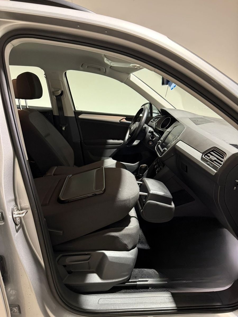 Volkswagen Tiguan DSG 2.0 TDI 4Motion AHK+SHZ+NAVI+190PS foto 21