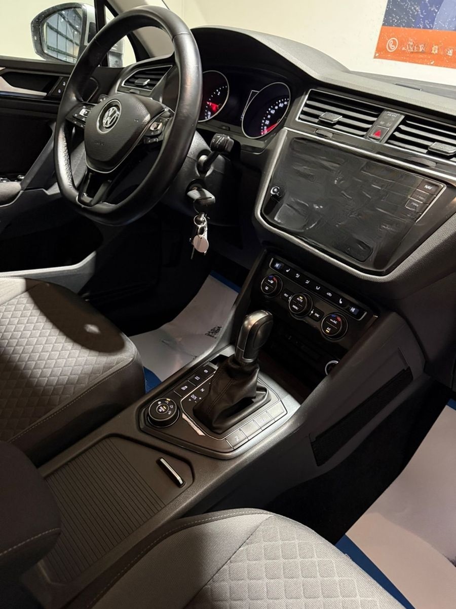 Volkswagen Tiguan DSG 2.0 TDI 4Motion AHK+SHZ+NAVI+190PS foto 10