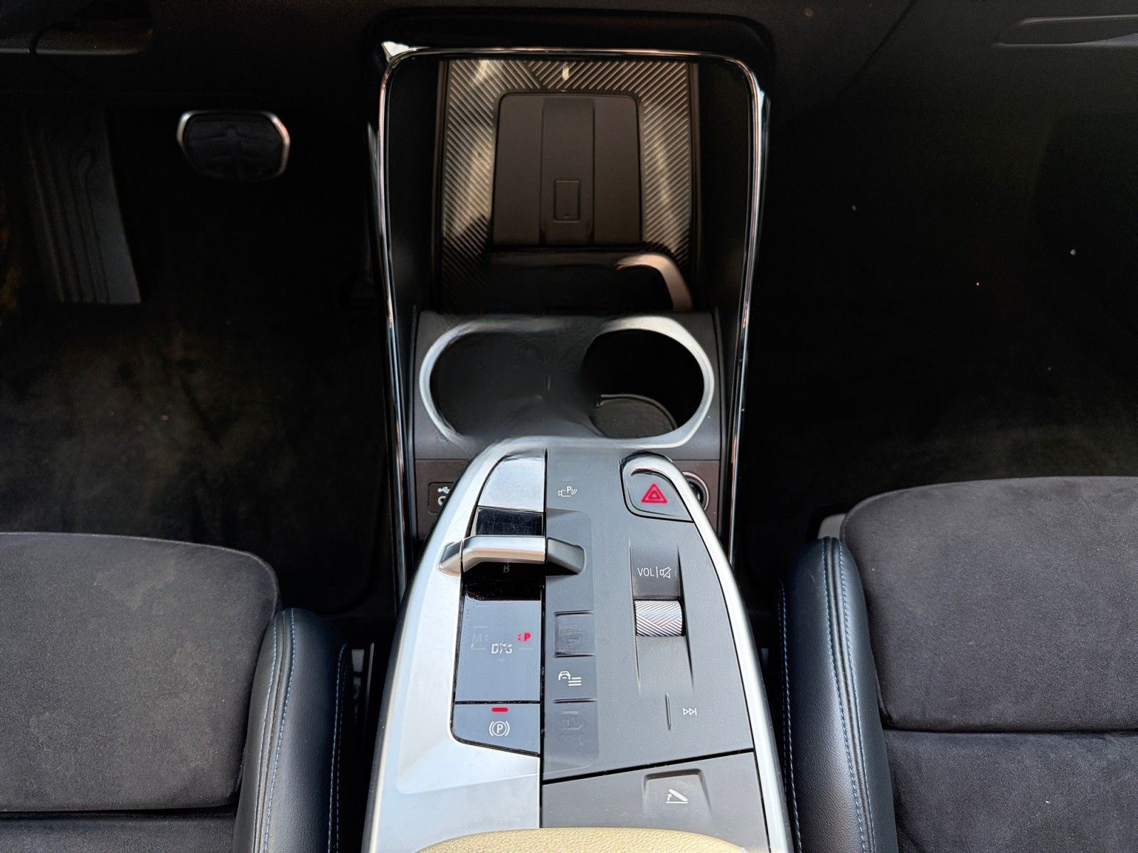 BMW X1 23d xDrive M Sport AHK/MASSAGE/ASSISTPROF/PAN foto 8