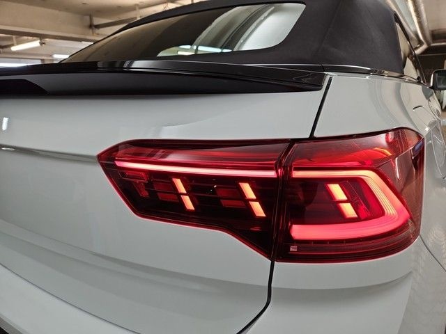 Volkswagen T-Roc Cabriolet R-Line Rear View Windschott Navi foto 12