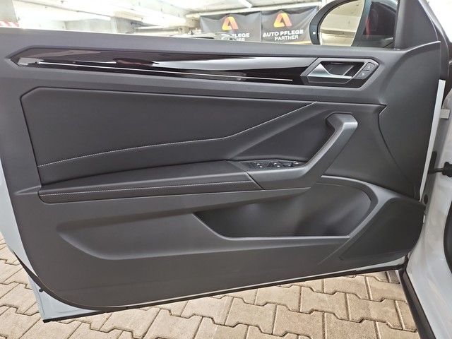 Volkswagen T-Roc Cabriolet R-Line Rear View Windschott Navi foto 18