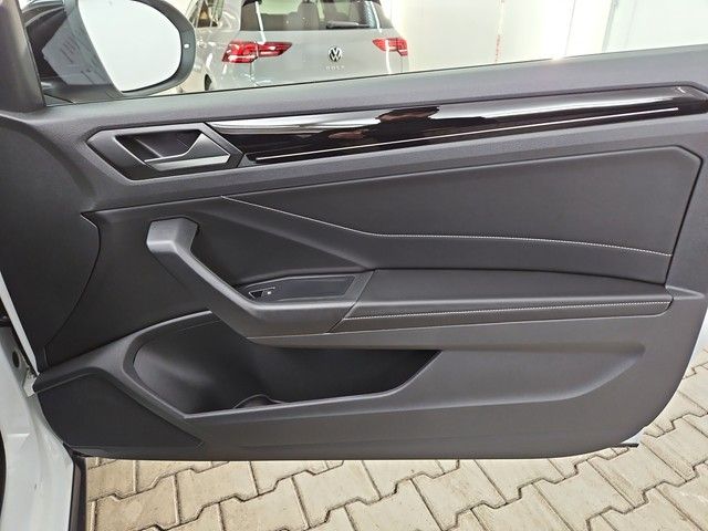 Volkswagen T-Roc Cabriolet R-Line Rear View Windschott Navi foto 20