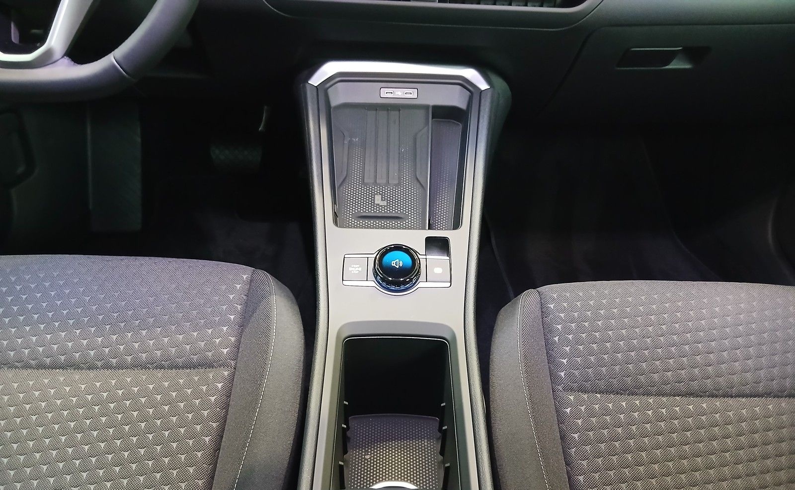 Volkswagen T-Roc Life 1.5 eTSI DSG + ACC +LED+Navi +Keyless foto 9