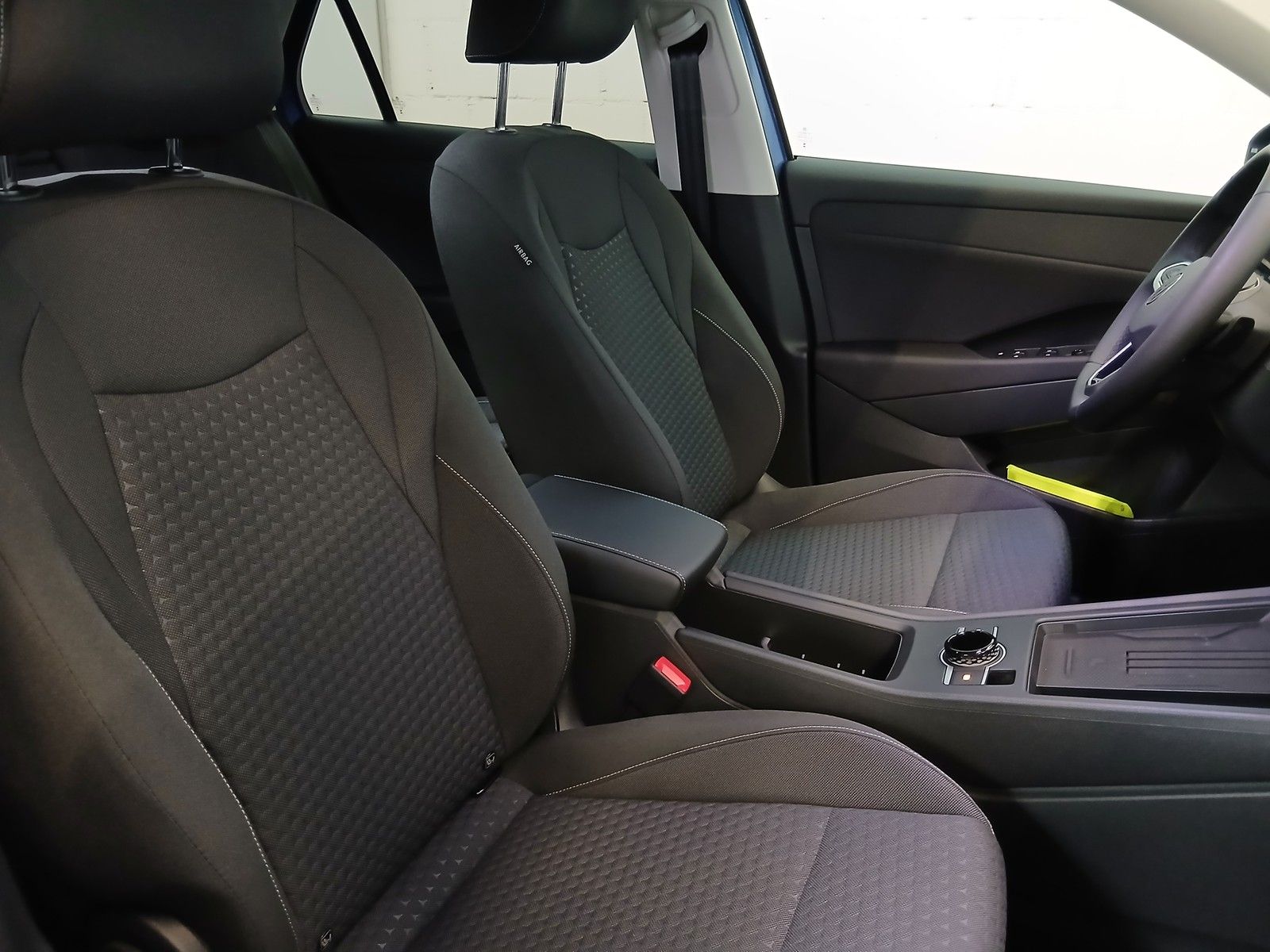 Volkswagen T-Roc Life 1.5 eTSI DSG + ACC +LED+Navi +Keyless foto 10