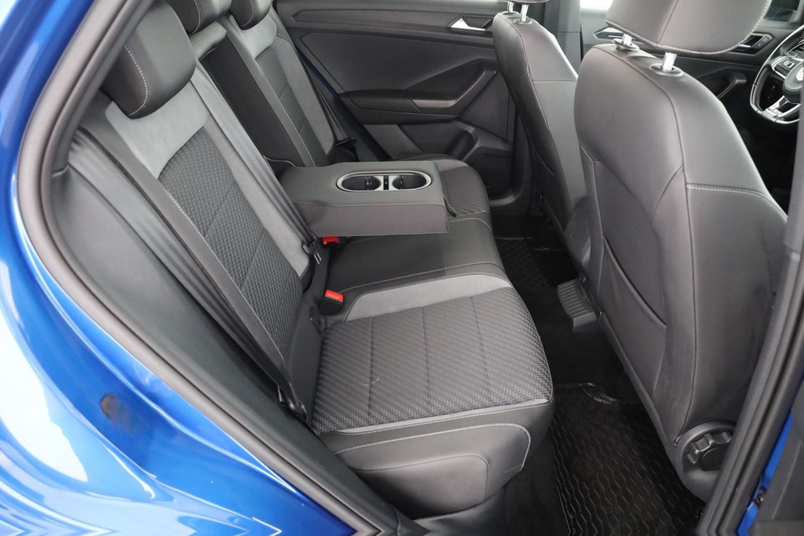 Volkswagen T-Roc 1.5 TSI DSG R-Line LED Navi ACC Kamera foto 24