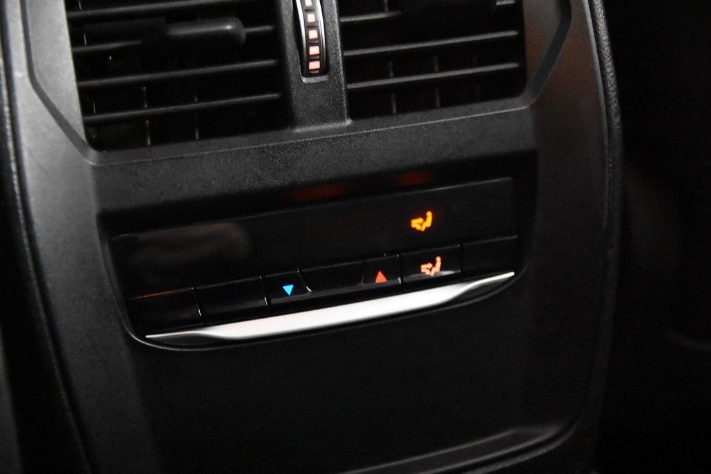 BMW 318i Touring*1.Hand*Navi*Standheizung*Park ass.* foto 12