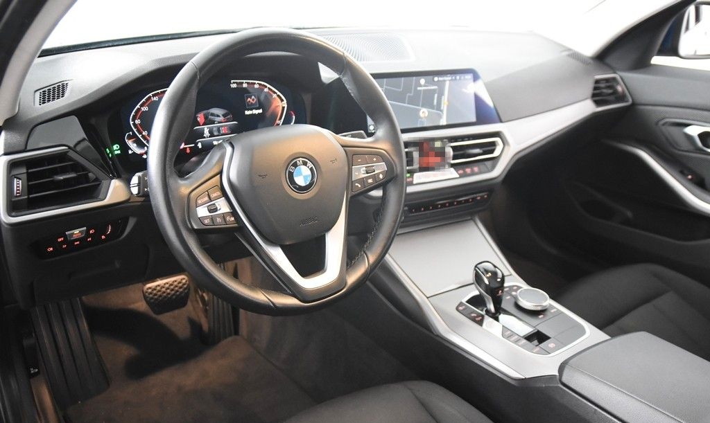 BMW 318i Touring*1.Hand*Navi*Standheizung*Park ass.* foto 22