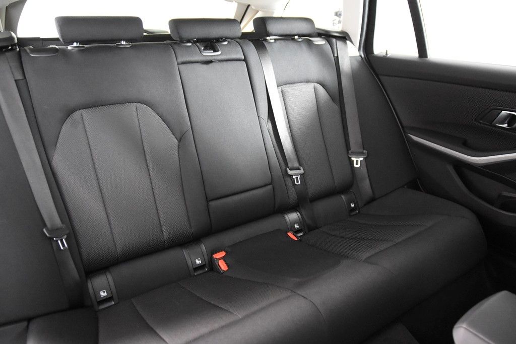 BMW 318i Touring*1.Hand*Navi*Standheizung*Park ass.* foto 10