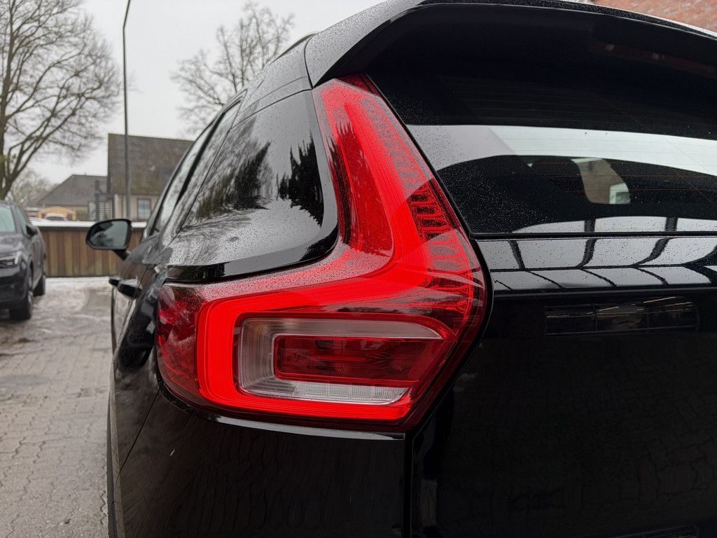 Volvo XC40 T4 Momentum Pro HARMAN/KARDON | KAMERA | NA foto 13