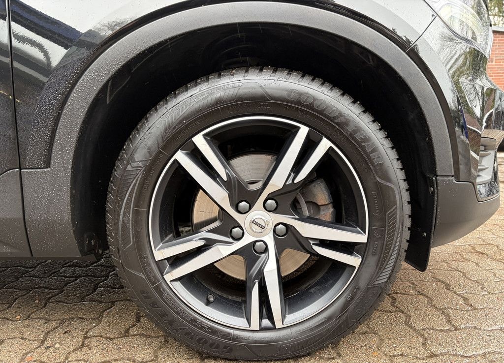 Volvo XC40 T4 Momentum Pro HARMAN/KARDON | KAMERA | NA foto 16