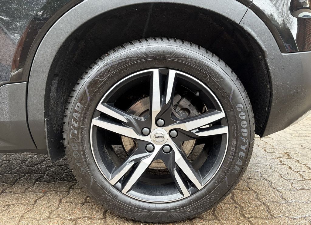 Volvo XC40 T4 Momentum Pro HARMAN/KARDON | KAMERA | NA foto 18