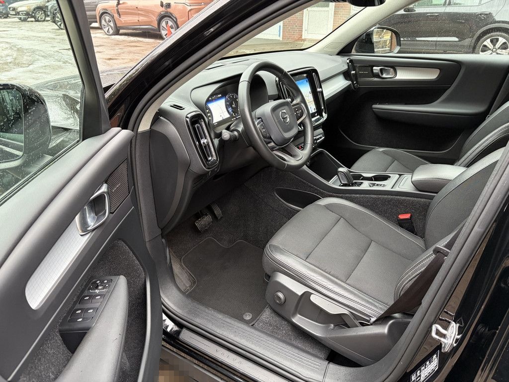 Volvo XC40 T4 Momentum Pro HARMAN/KARDON | KAMERA | NA foto 21