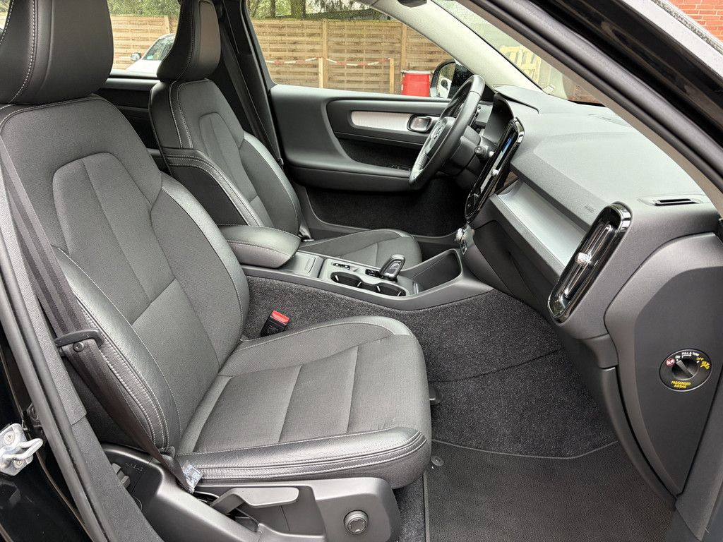 Volvo XC40 T4 Momentum Pro HARMAN/KARDON | KAMERA | NA foto 23