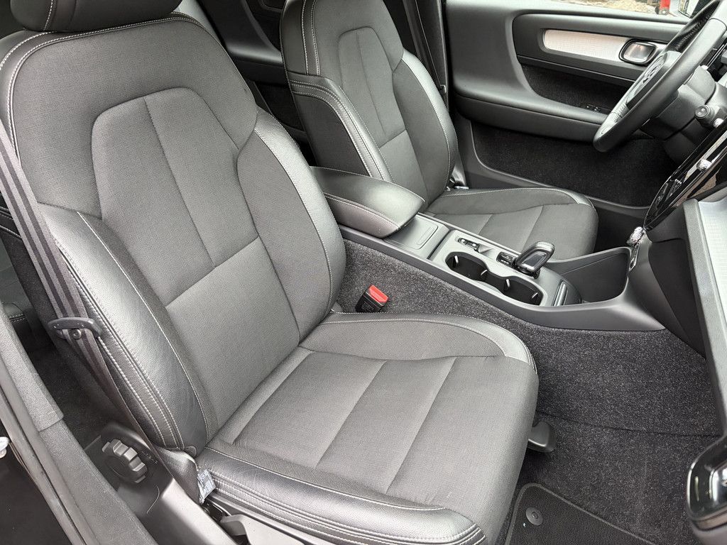 Volvo XC40 T4 Momentum Pro HARMAN/KARDON | KAMERA | NA foto 24