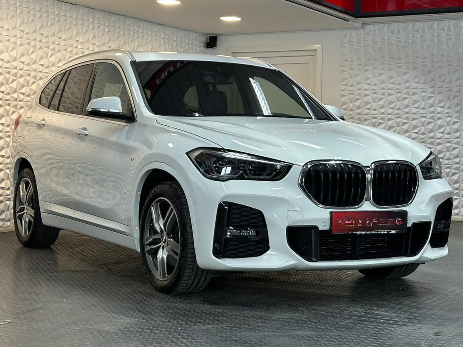 BMW X1 xDrive25i M SPORT* LED#SHZ#TEMP#NAV#PDC#KLIMA foto 2