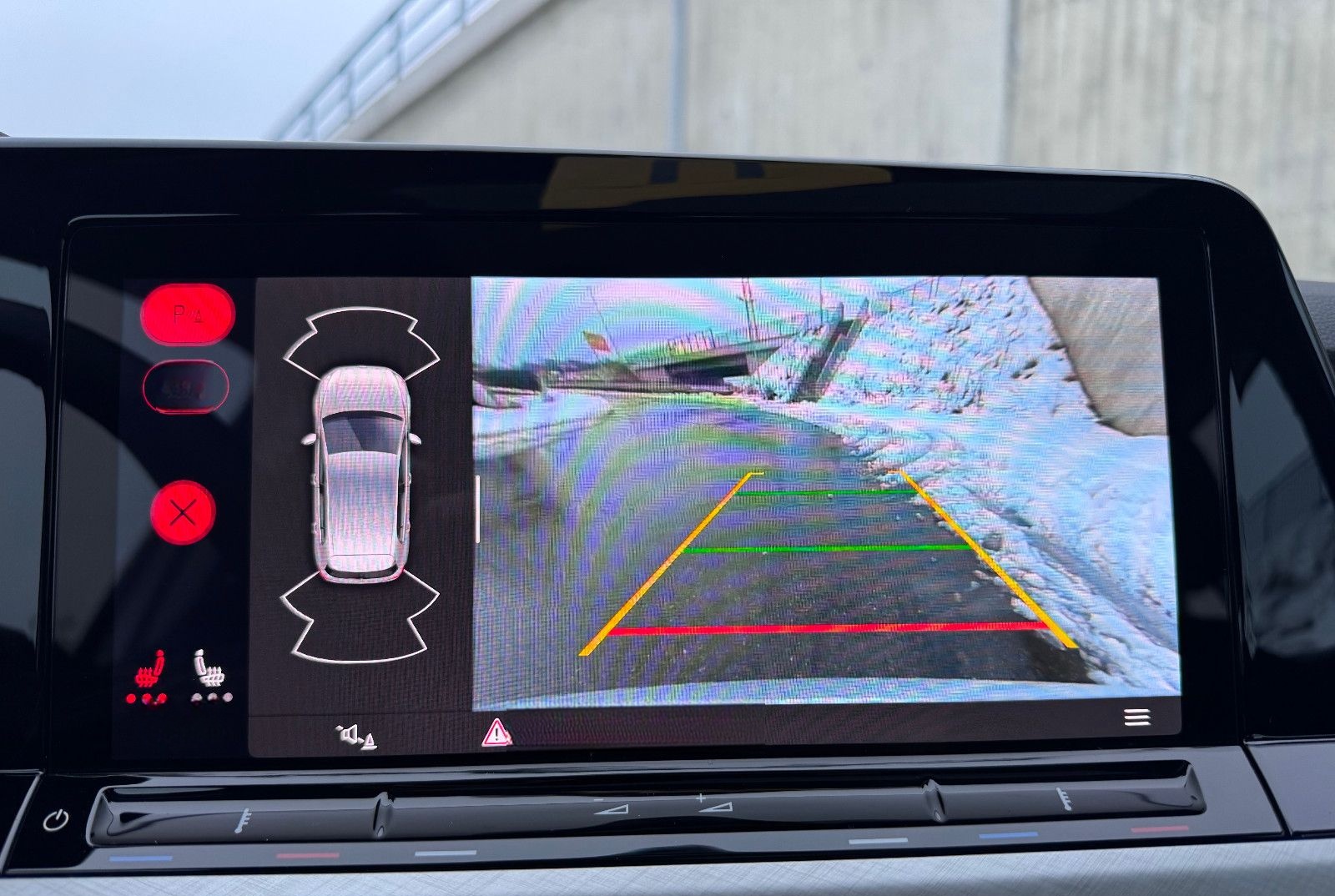 Volkswagen Golf VIII Lim. 2.0 TDI LED Cam ACC Pano SHZ DAB+ foto 11