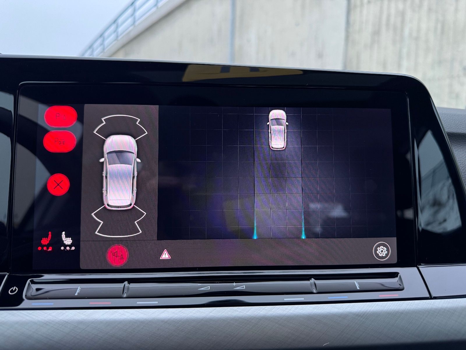 Volkswagen Golf VIII Lim. 2.0 TDI LED Cam ACC Pano SHZ DAB+ foto 13