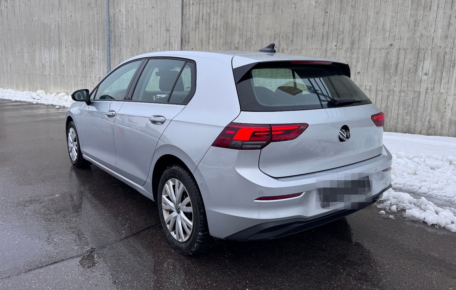 Volkswagen Golf VIII Lim. 2.0 TDI LED Cam ACC Pano SHZ DAB+ foto 4