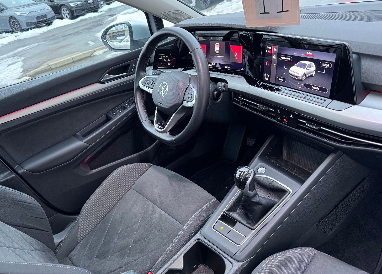 Volkswagen Golf VIII Lim. 2.0 TDI LED Cam ACC Pano SHZ DAB+ foto 6