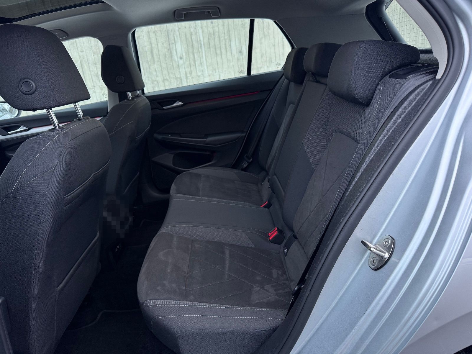 Volkswagen Golf VIII Lim. 2.0 TDI LED Cam ACC Pano SHZ DAB+ foto 8