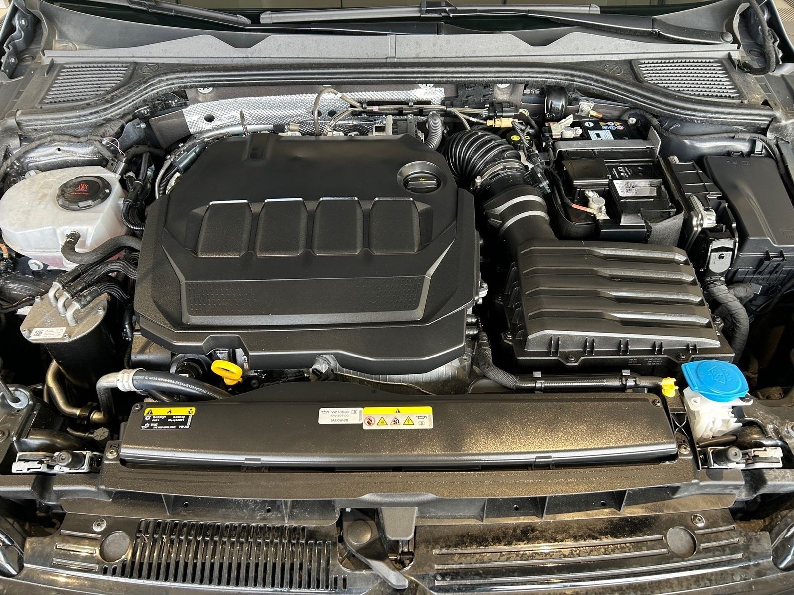 Volkswagen Golf VIII 2.0 TDI R-Line *HEAD-UP*PANO*MATRIX*KA foto 8