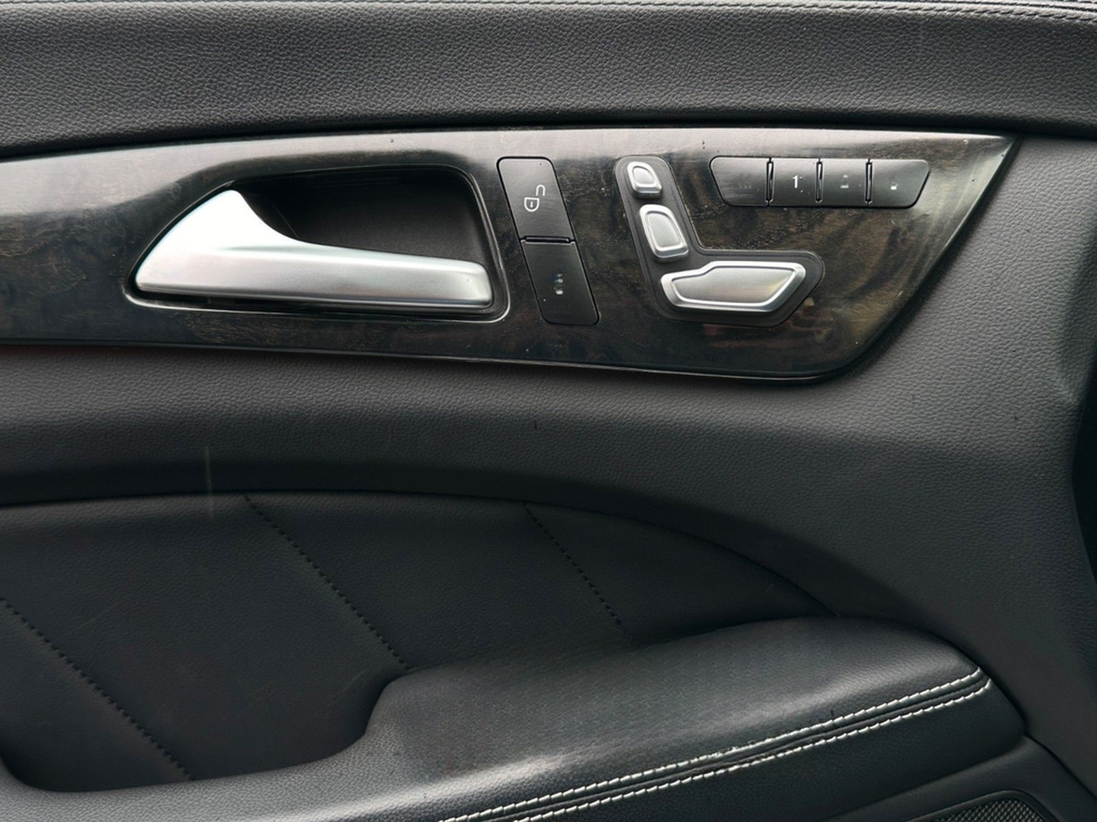Mercedes-Benz CLS 400 SB* 4Matic *AMG*MEMORY*DIS+*360°AHK foto 14