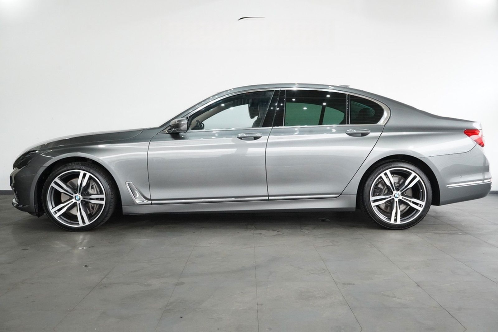 BMW 750 i *Massage*Head-Up*Deutsch. Fzg.*360°Kamera* foto 3