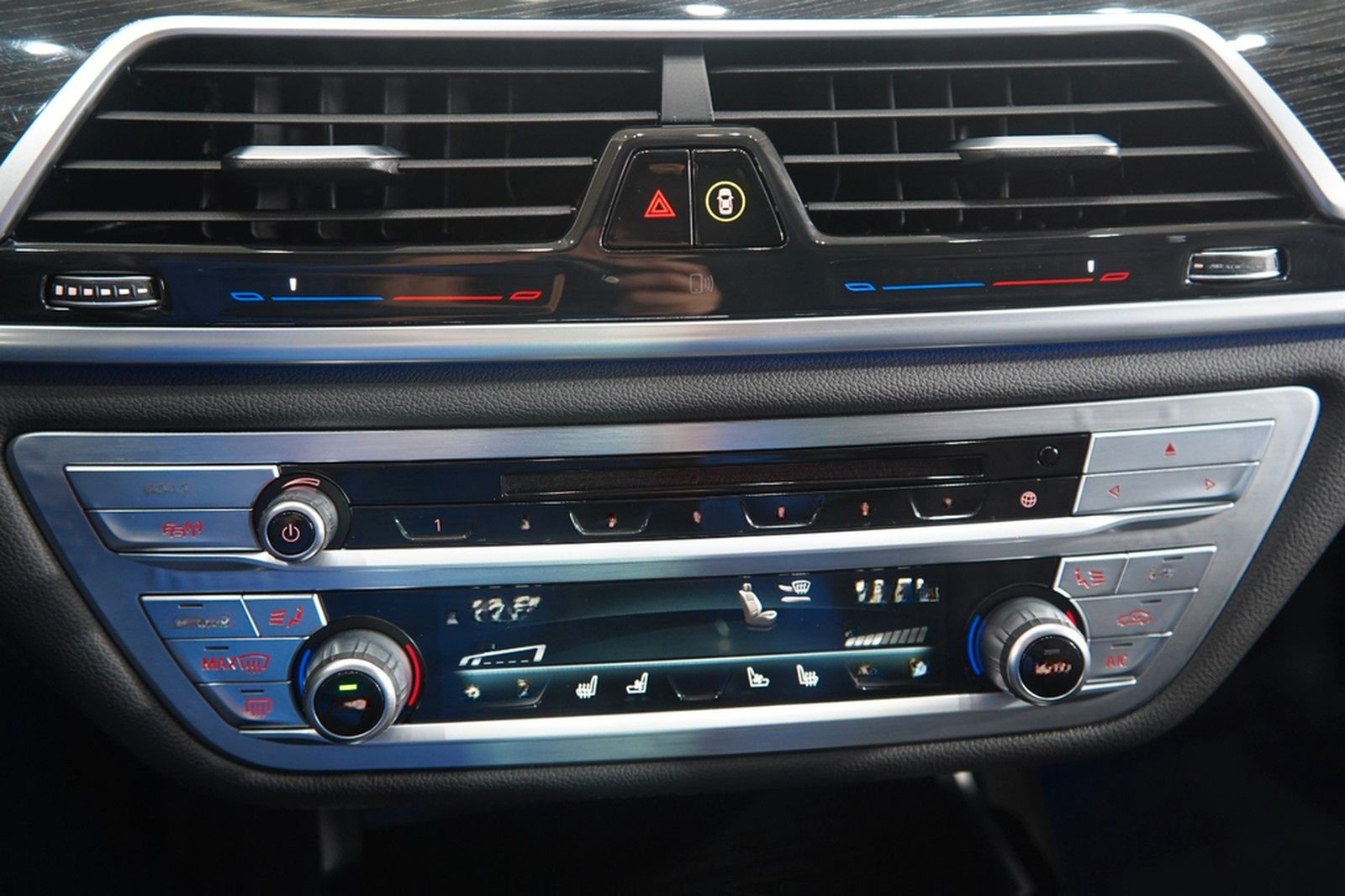 BMW 750 i *Massage*Head-Up*Deutsch. Fzg.*360°Kamera* foto 32