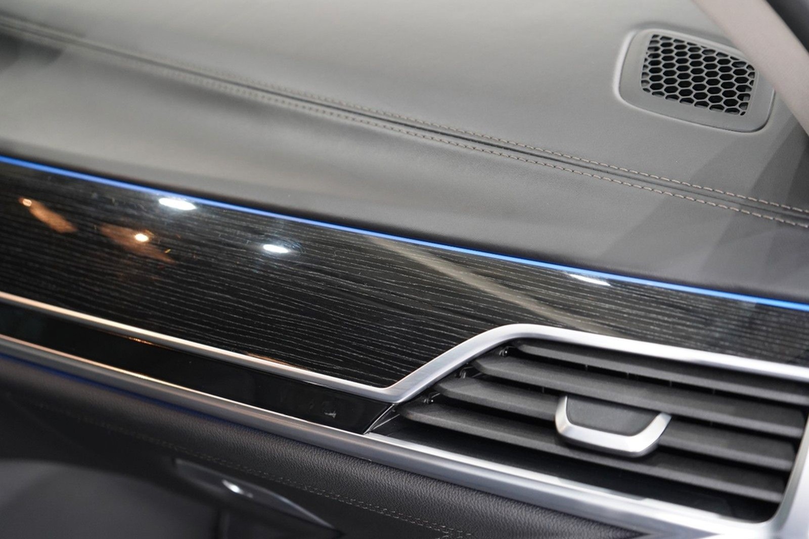 BMW 750 i *Massage*Head-Up*Deutsch. Fzg.*360°Kamera* foto 39