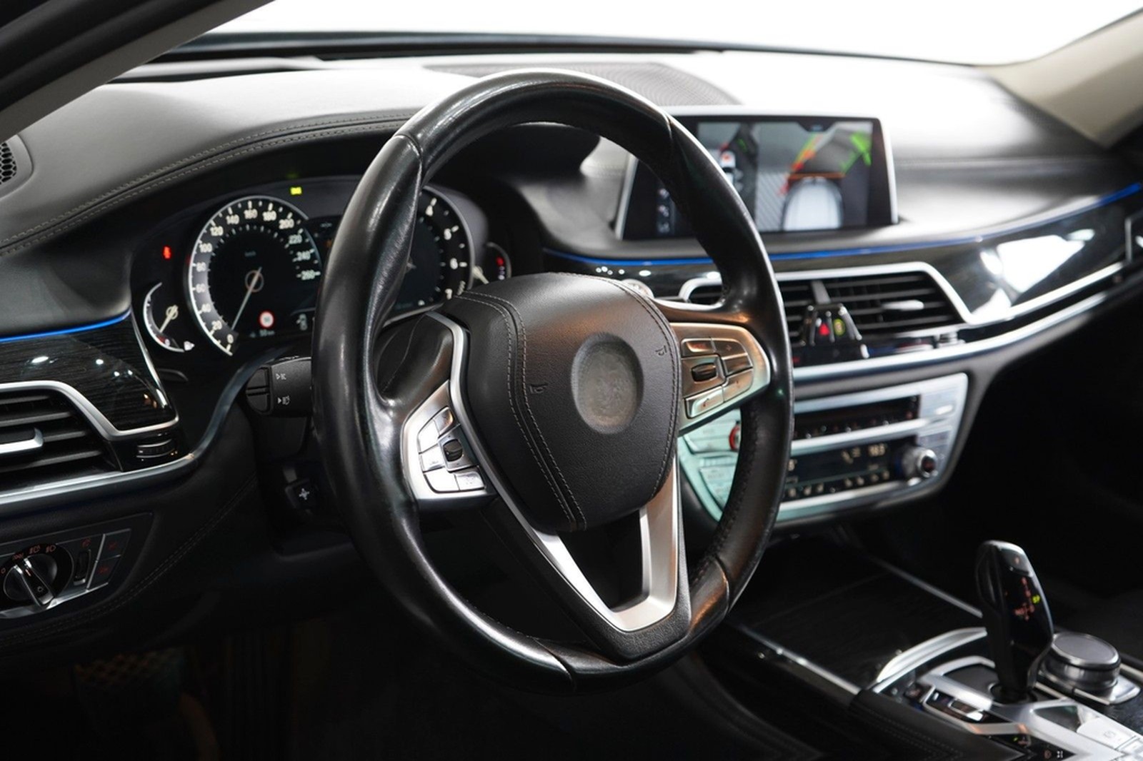 BMW 750 i *Massage*Head-Up*Deutsch. Fzg.*360°Kamera* foto 8