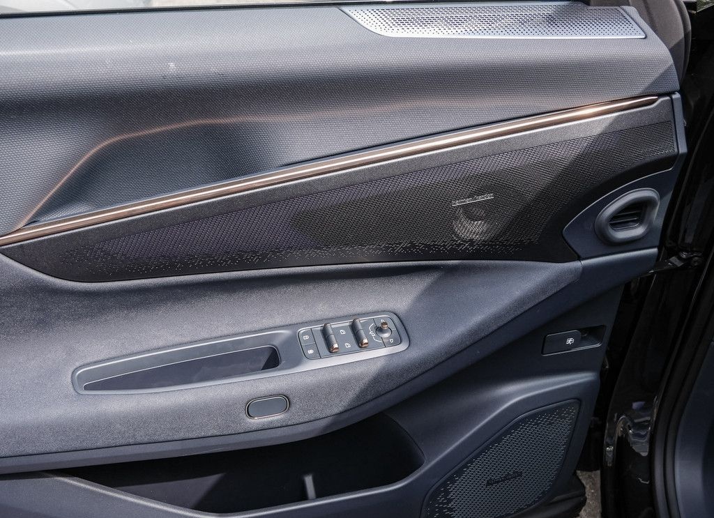 Lynk&Co 08 PHEV More *UPE am Tag der EZ: 59.995Euro foto 19