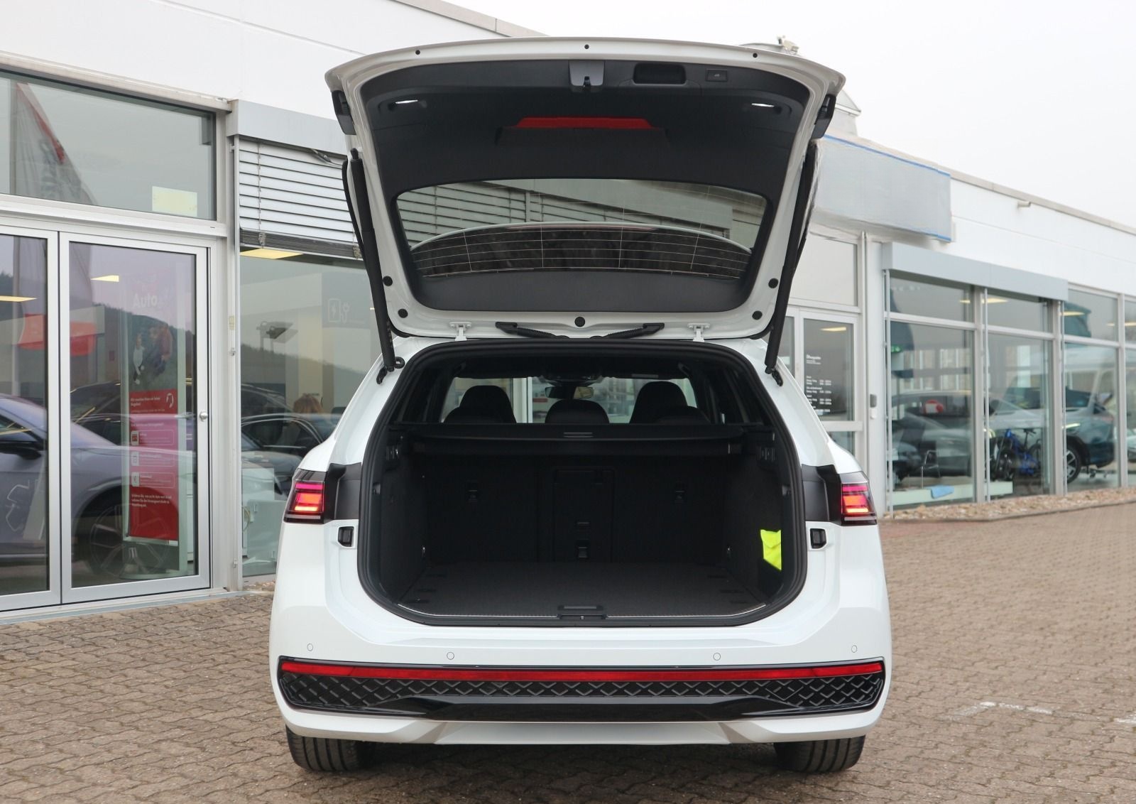 Volkswagen Passat R-Line 2,0 TDI SCR 4MOTION (193 PS) DSG * foto 12