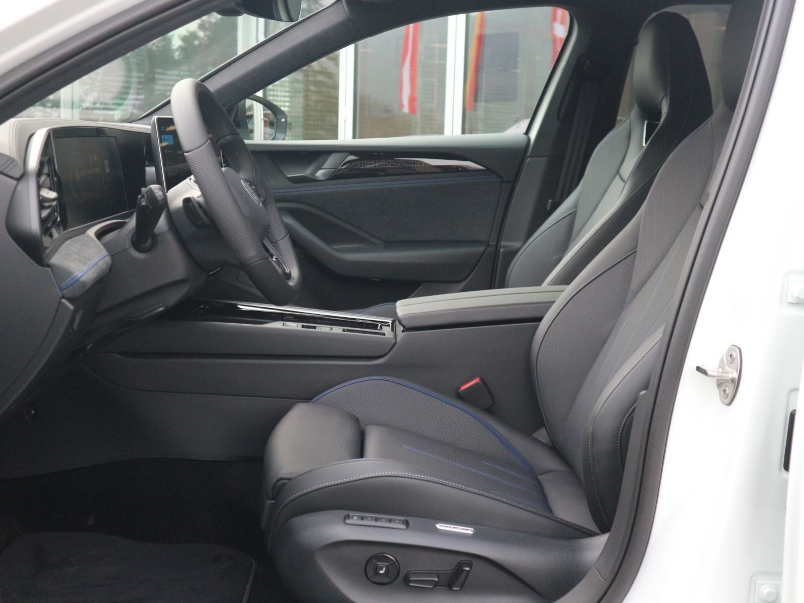 Volkswagen Passat R-Line 2,0 TDI SCR 4MOTION (193 PS) DSG * foto 5
