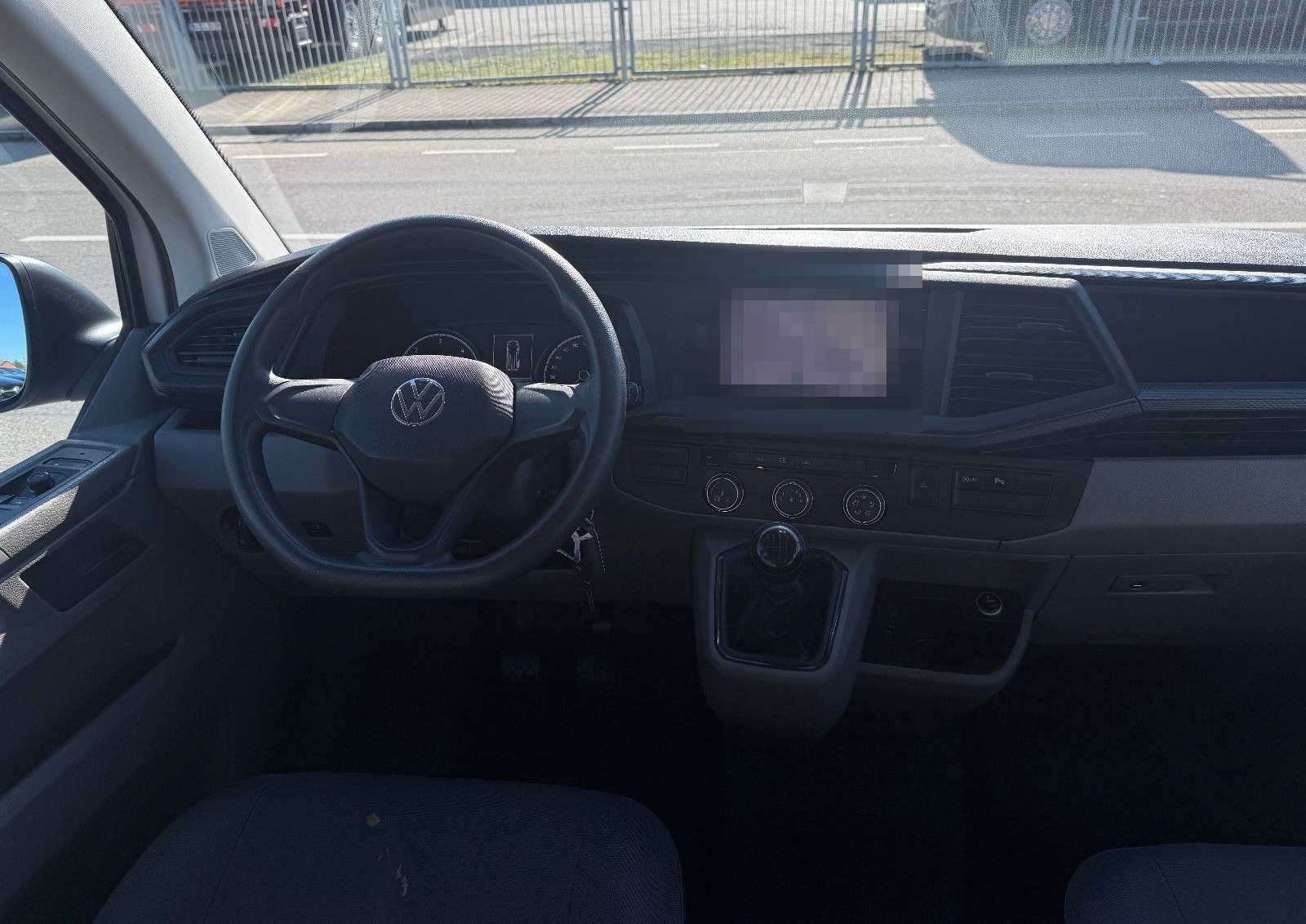 Volkswagen T6.1 Transporter Kombi lang FWD Navi FINANZIERUN foto 17