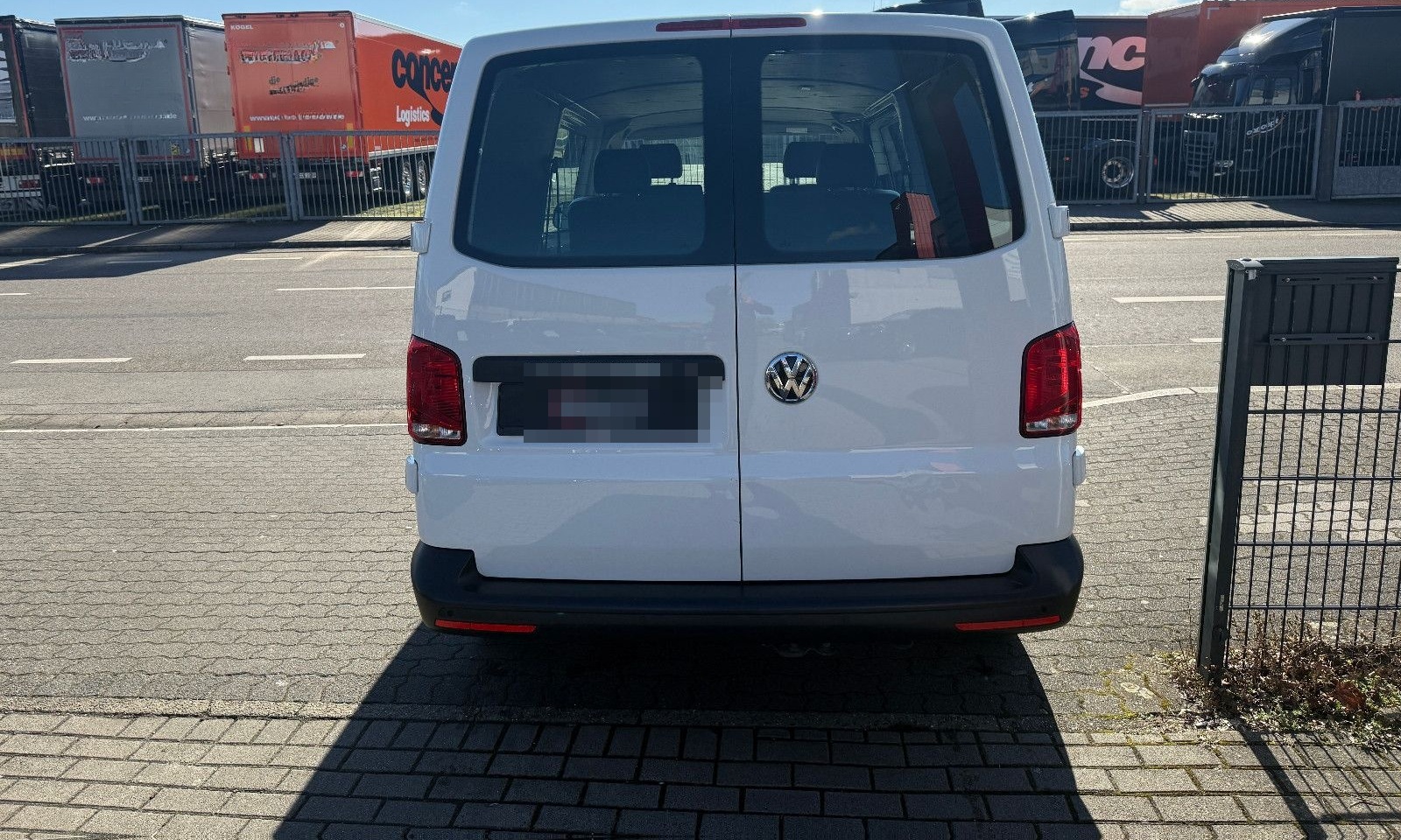 Volkswagen T6.1 Transporter Kombi lang FWD Navi FINANZIERUN foto 6