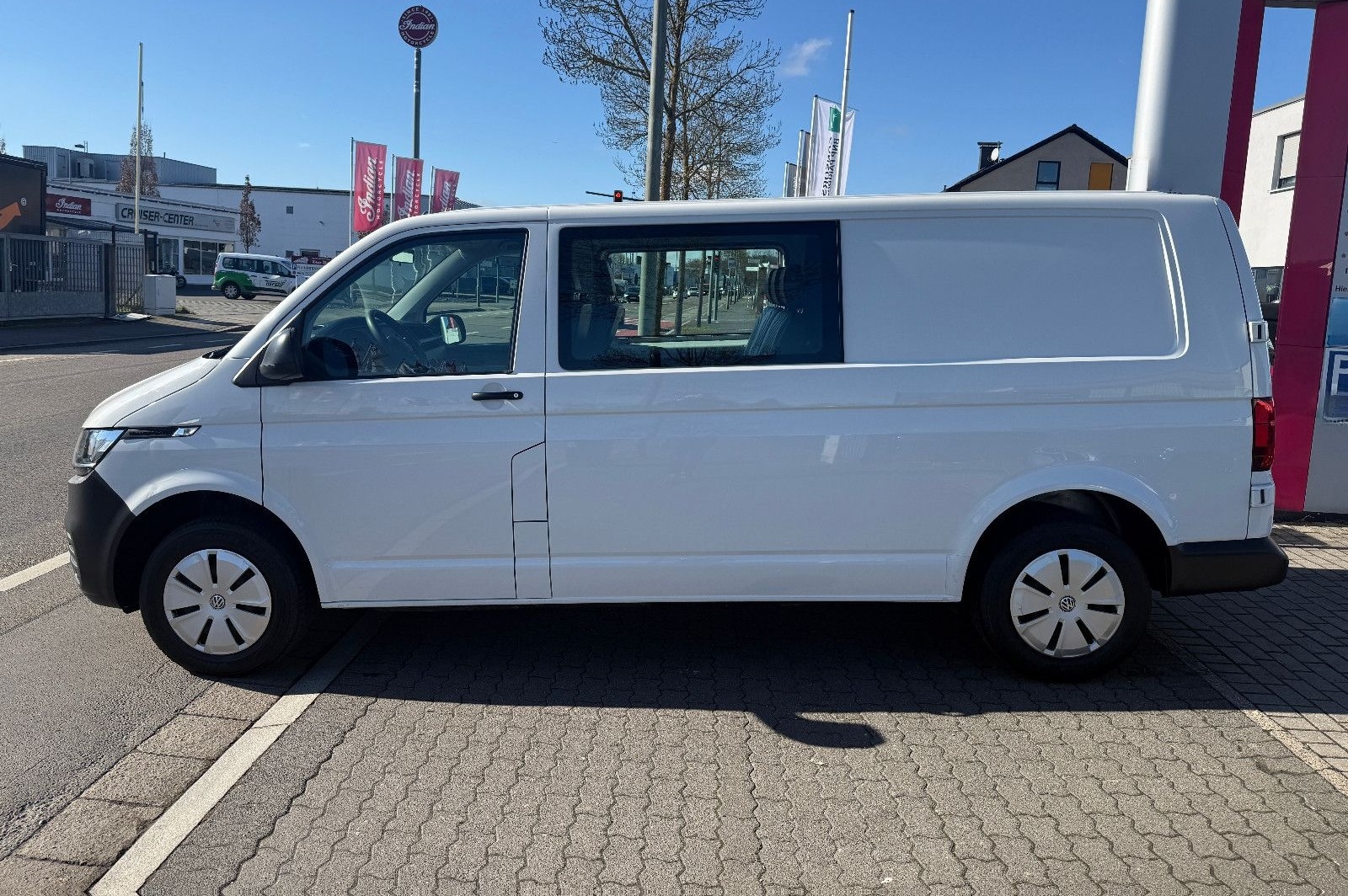 Volkswagen T6.1 Transporter Kombi lang FWD Navi FINANZIERUN foto 8