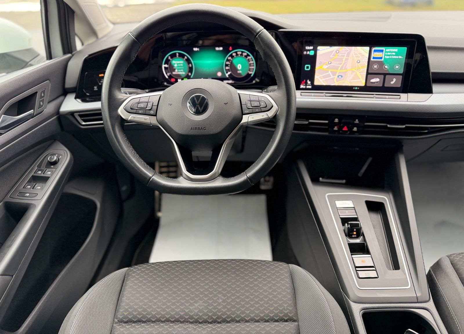 Volkswagen Golf VIII Variant DSG LED AHK DAB+ Ambili CarPla foto 13