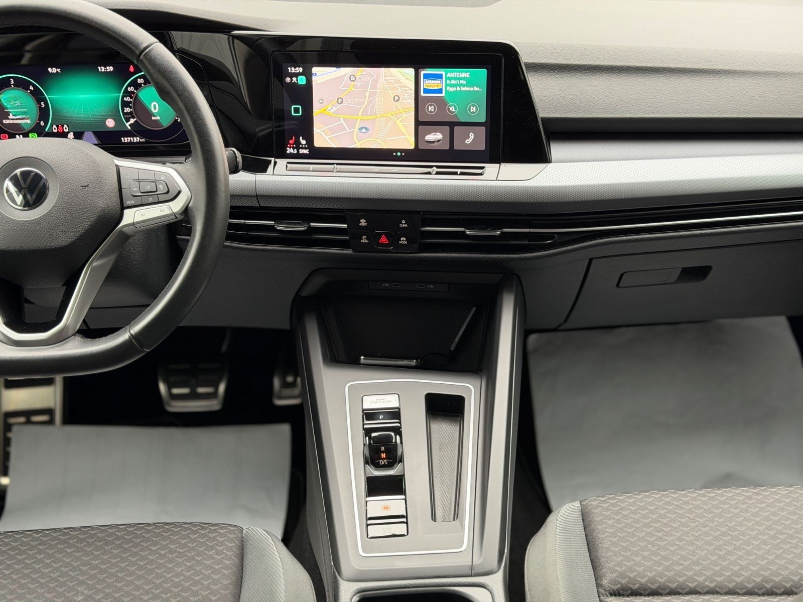 Volkswagen Golf VIII Variant DSG LED AHK DAB+ Ambili CarPla foto 18