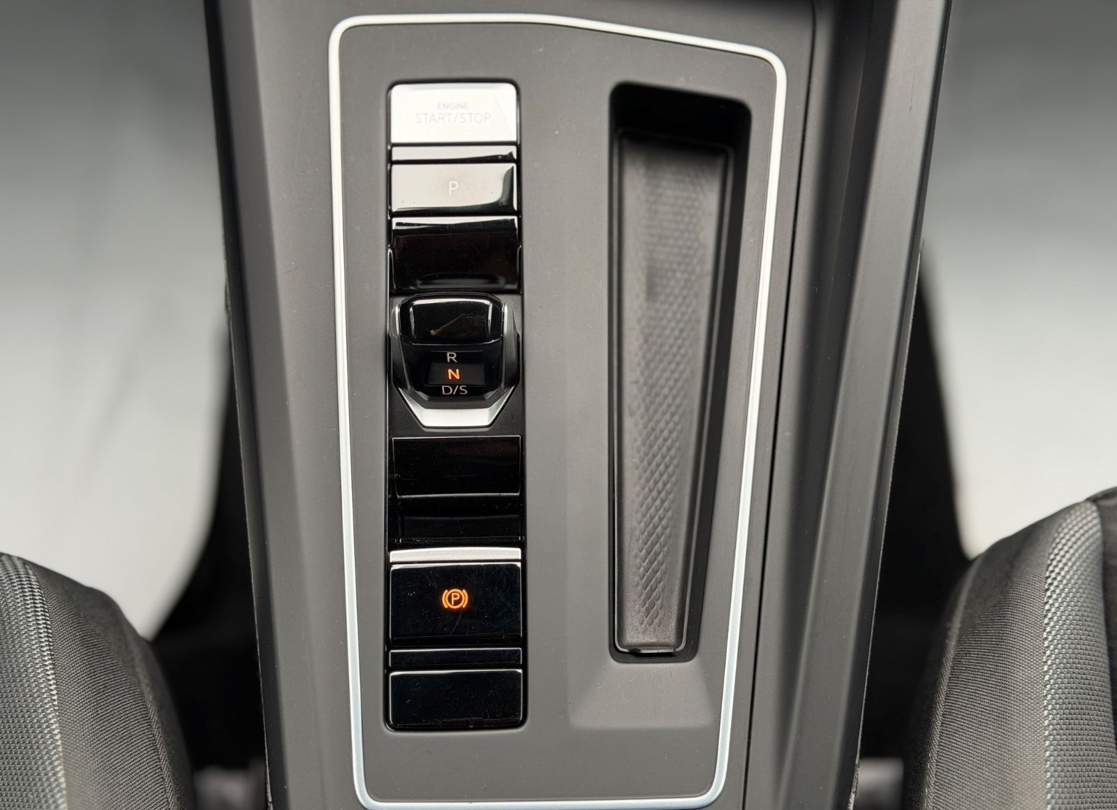 Volkswagen Golf VIII Variant DSG LED AHK DAB+ Ambili CarPla foto 22