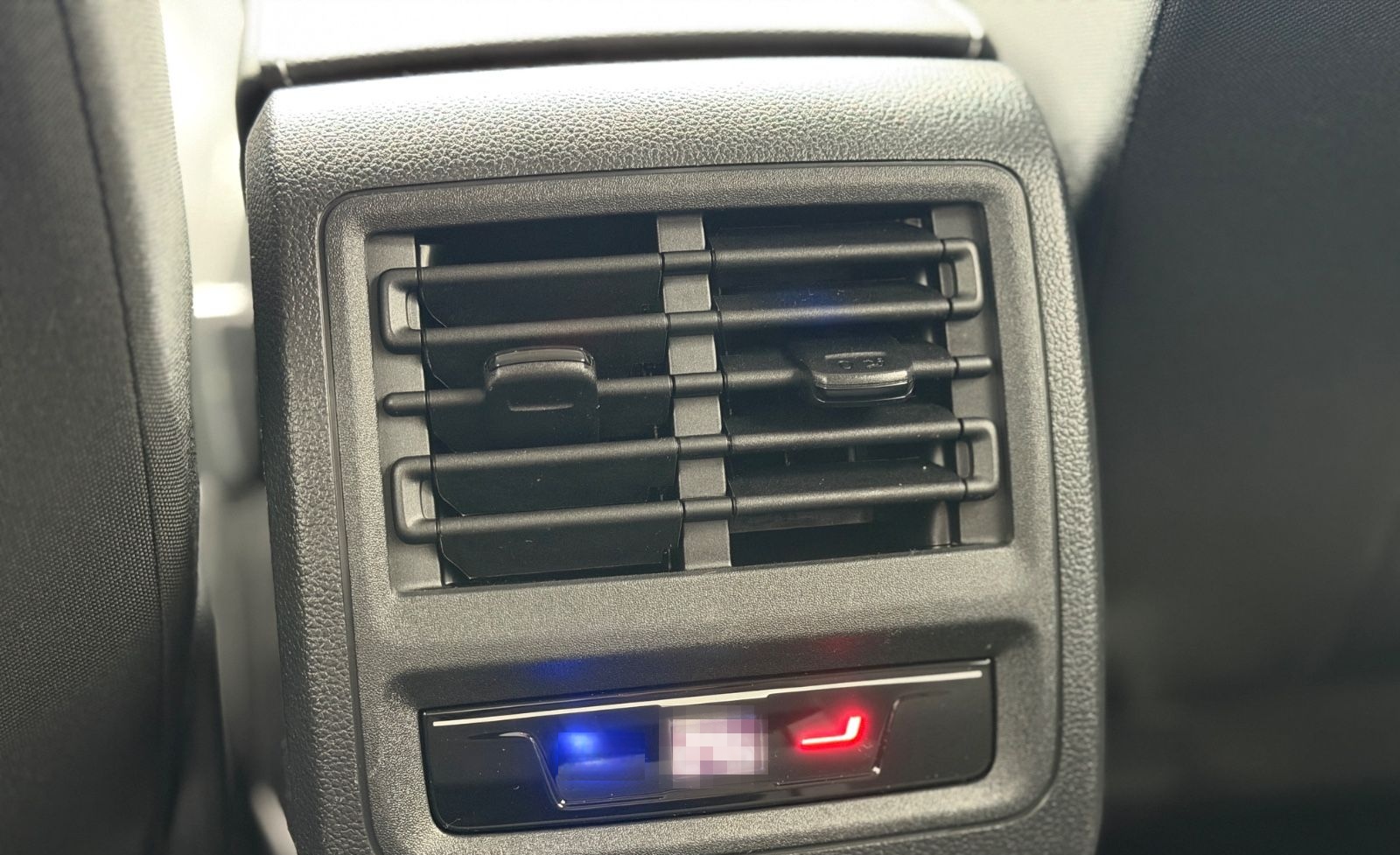 Volkswagen Golf VIII Variant DSG LED AHK DAB+ Ambili CarPla foto 24