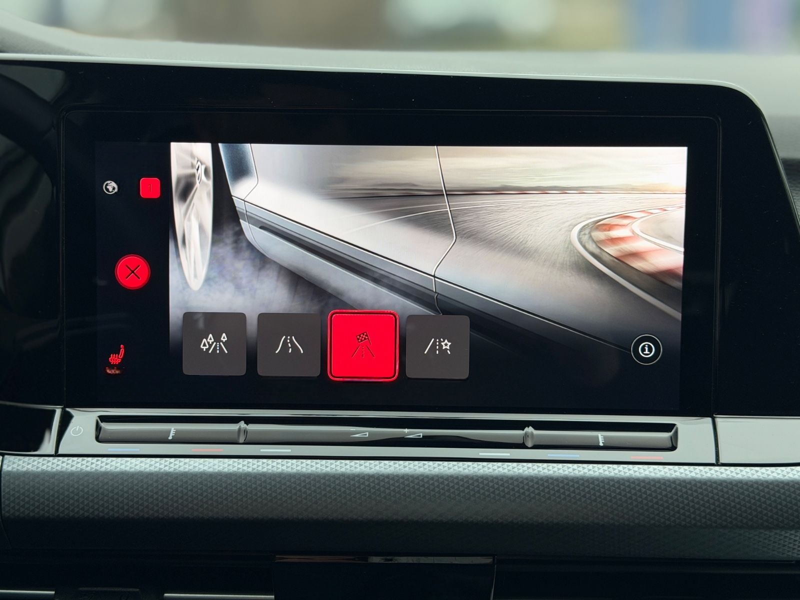 Volkswagen Golf VIII Variant DSG LED AHK DAB+ Ambili CarPla foto 25