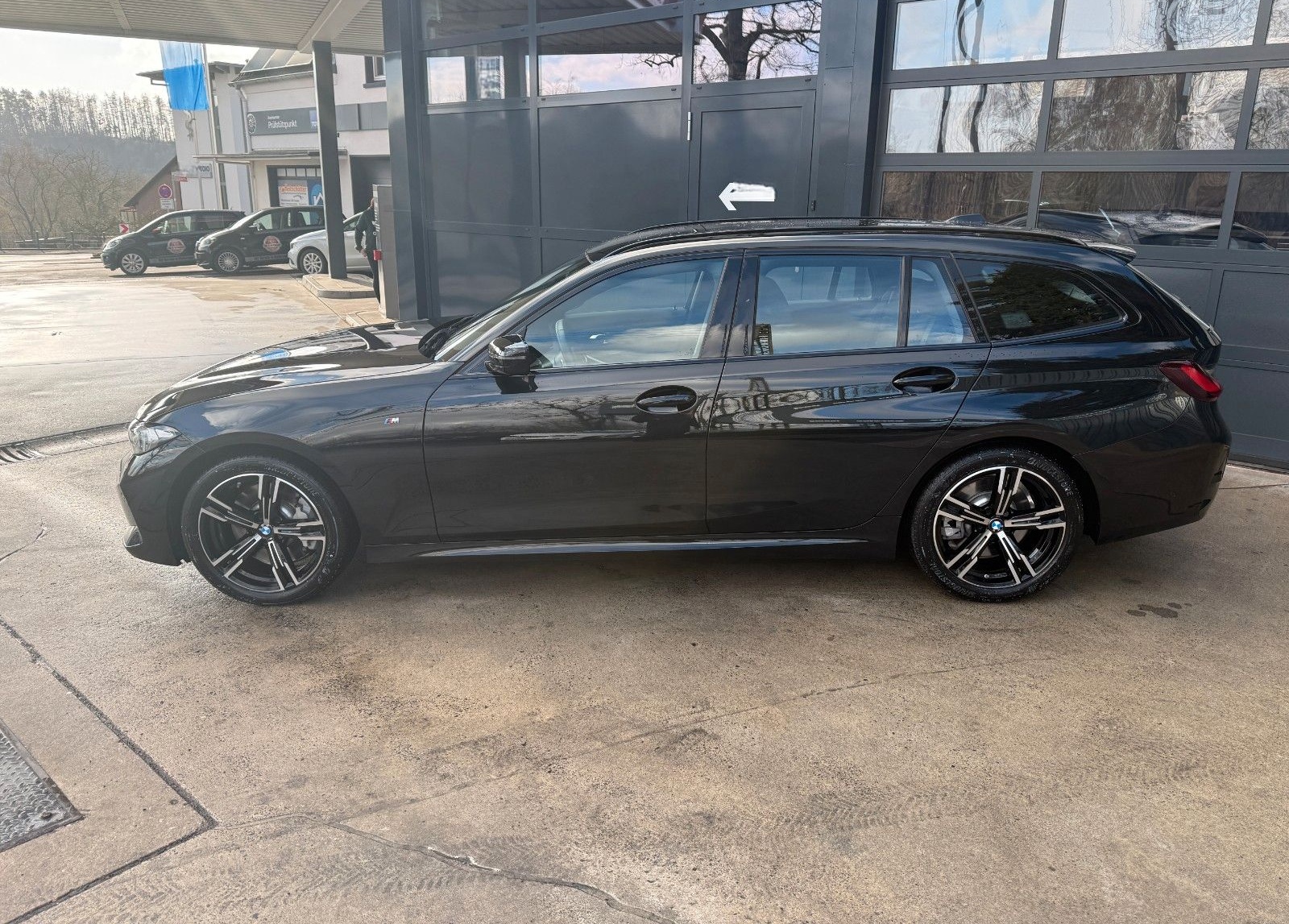 BMW 3 Touring 330 i xDrive M Sport Neuwertig 4822km foto 3