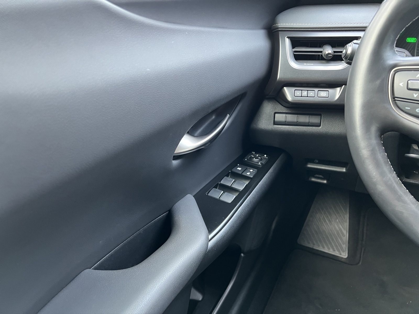 Lexus UX 250h*STYLE.*1HD*SHZ*NAVI*CARPLAY* foto 12