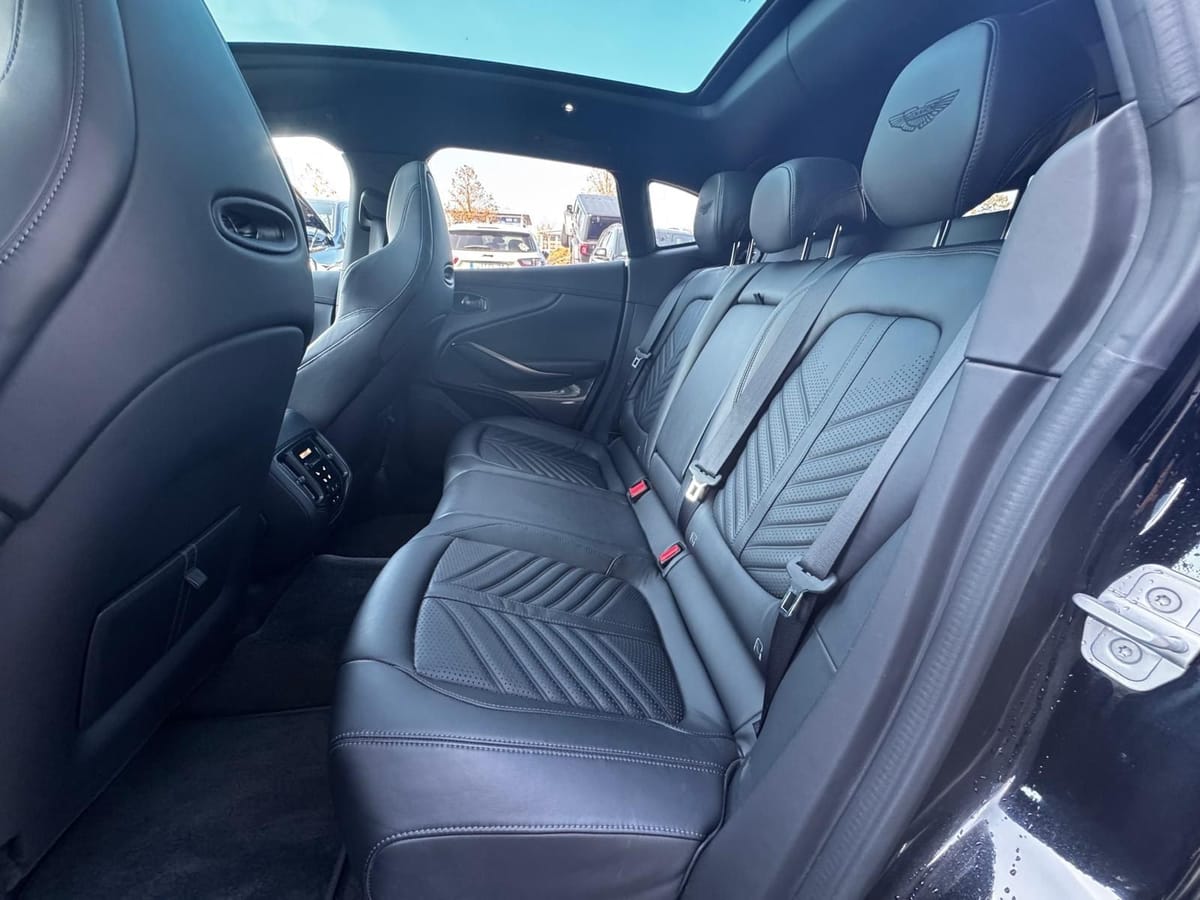 Aston Martin DBX 707-4.0V8-23Zoll-B&O-Carbon-Voll-XPEL foto 12