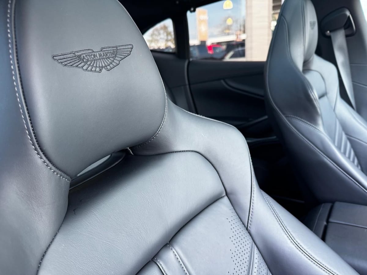 Aston Martin DBX 707-4.0V8-23Zoll-B&O-Carbon-Voll-XPEL foto 19