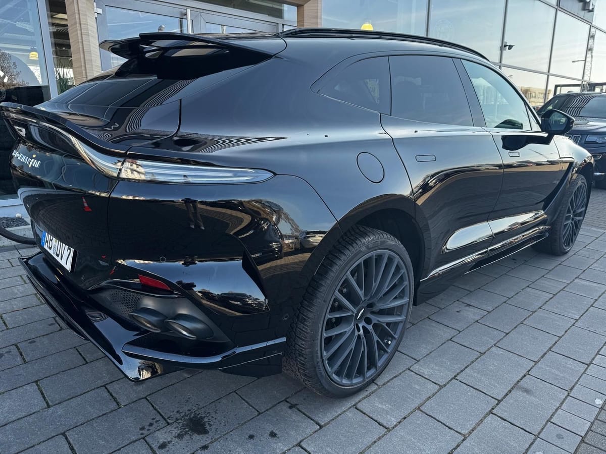 Aston Martin DBX 707-4.0V8-23Zoll-B&O-Carbon-Voll-XPEL foto 4