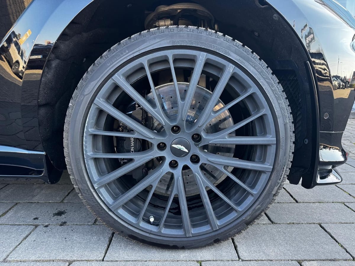 Aston Martin DBX 707-4.0V8-23Zoll-B&O-Carbon-Voll-XPEL foto 8